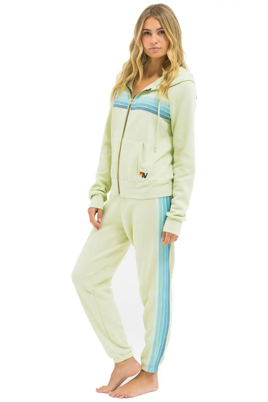 aviatornationhoodie.it.com