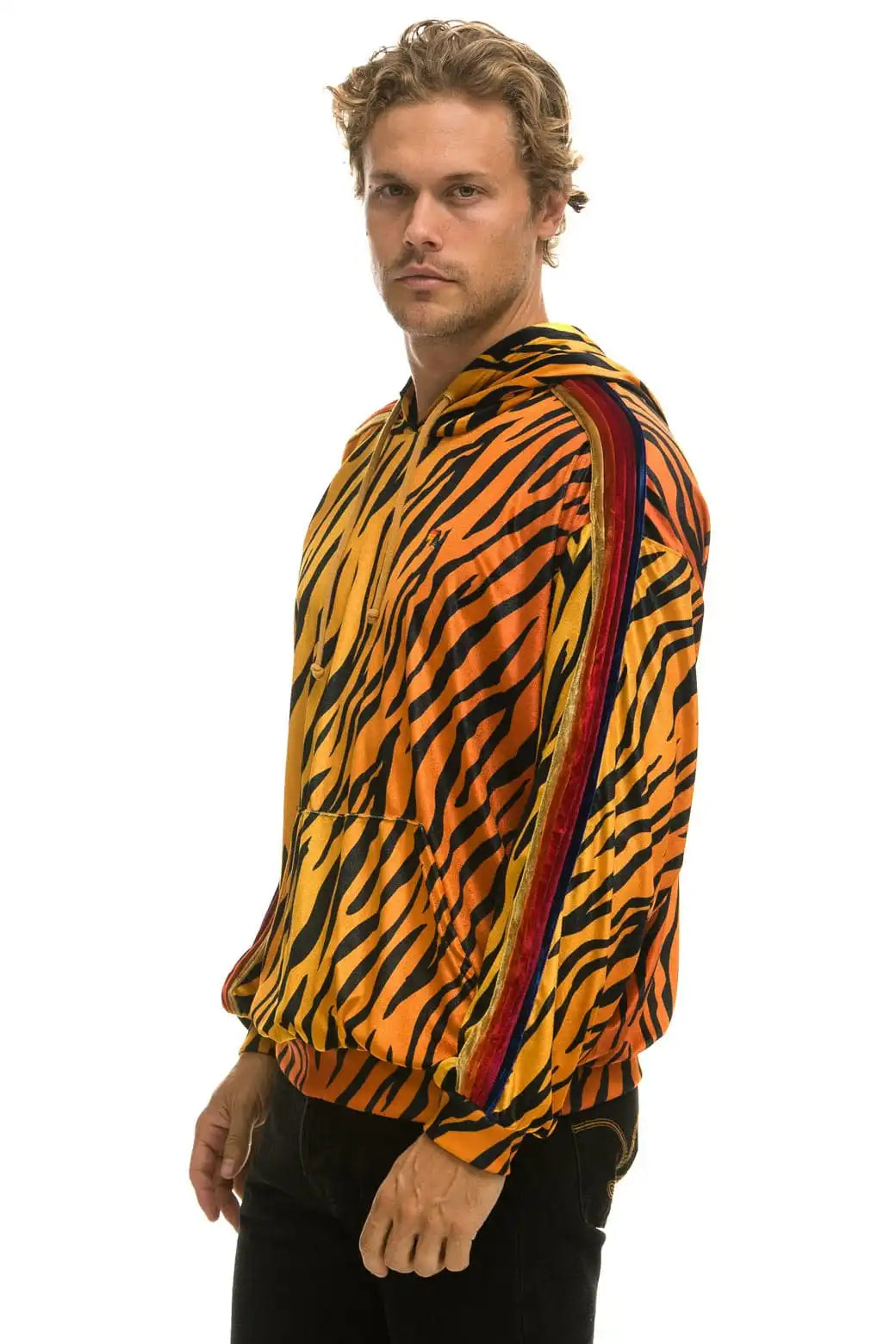 aviatornationhoodie.it.com