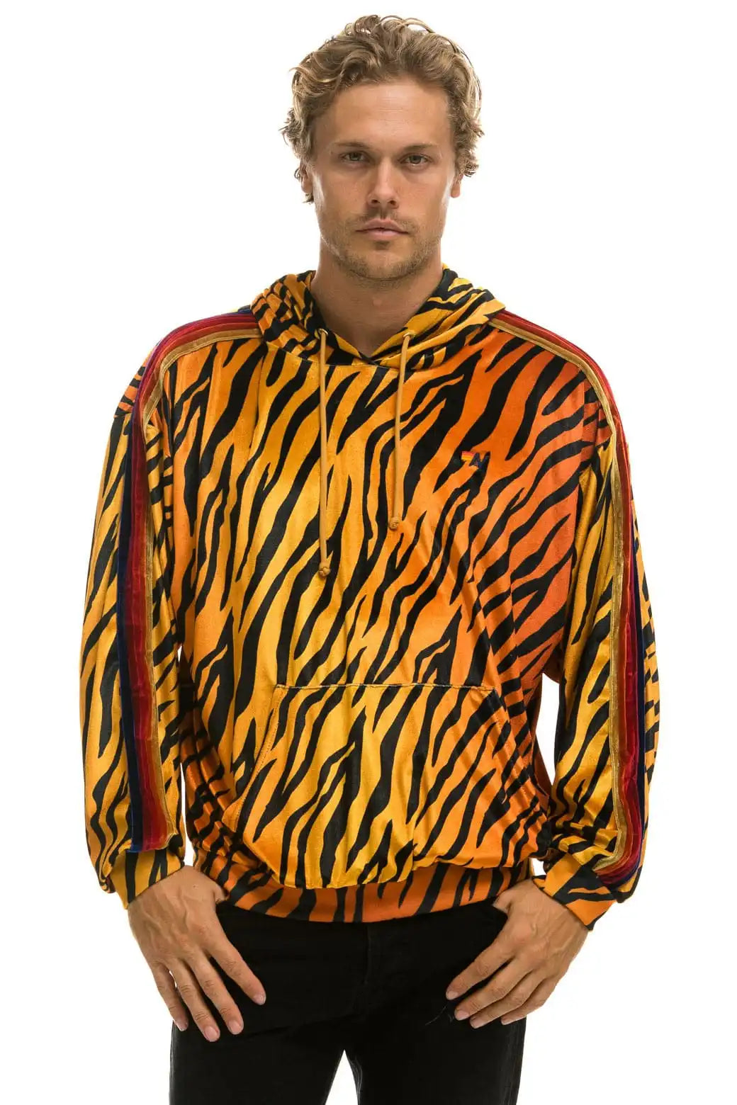 aviatornationhoodie.it.com