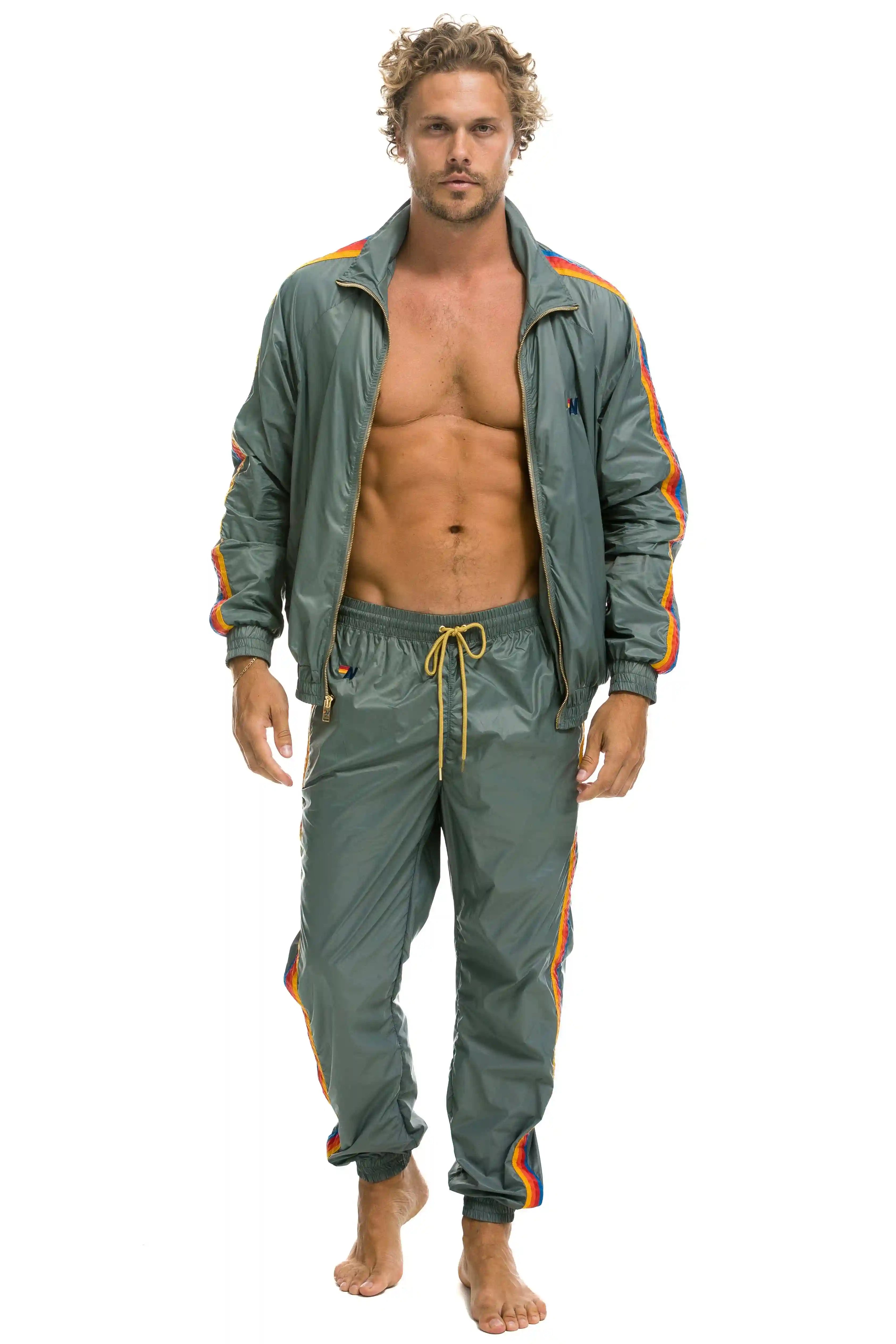 aviatornationhoodie.it.com